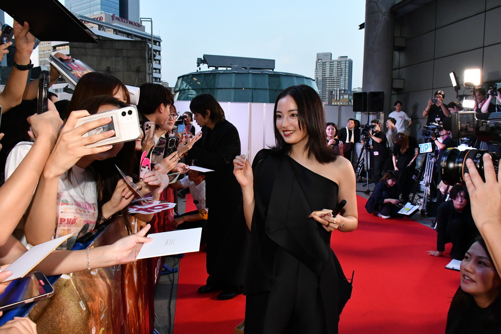 『宝島』東京プレミア